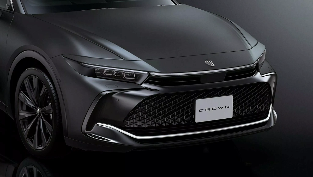 Toyota Crown получила ограниченную серию Matte Metal с краской, за которой легко ухаживать