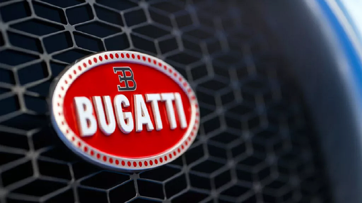 Преемник Bugatti Chiron V16 заметили на тестировании