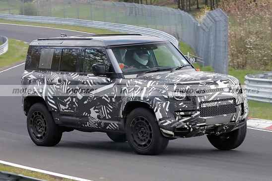 Новый Land Rover Defender OCTA 2025 удивил на Нюрбургринге сессией дрифта