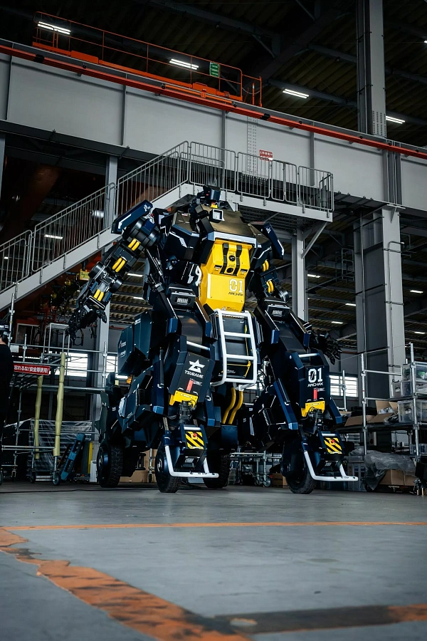 Китайцы придумали трансформирующегося гигантского робота. Выглядит круто